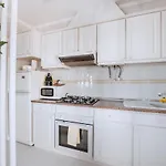 Apartment Bc House - *