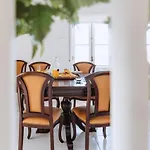 Apartment Bc House -