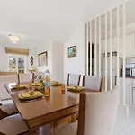 Bc House - * Santa Cruz (Oeste)