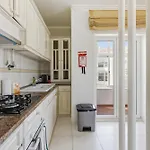 Apartment Bc House - *