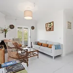 Bc House -